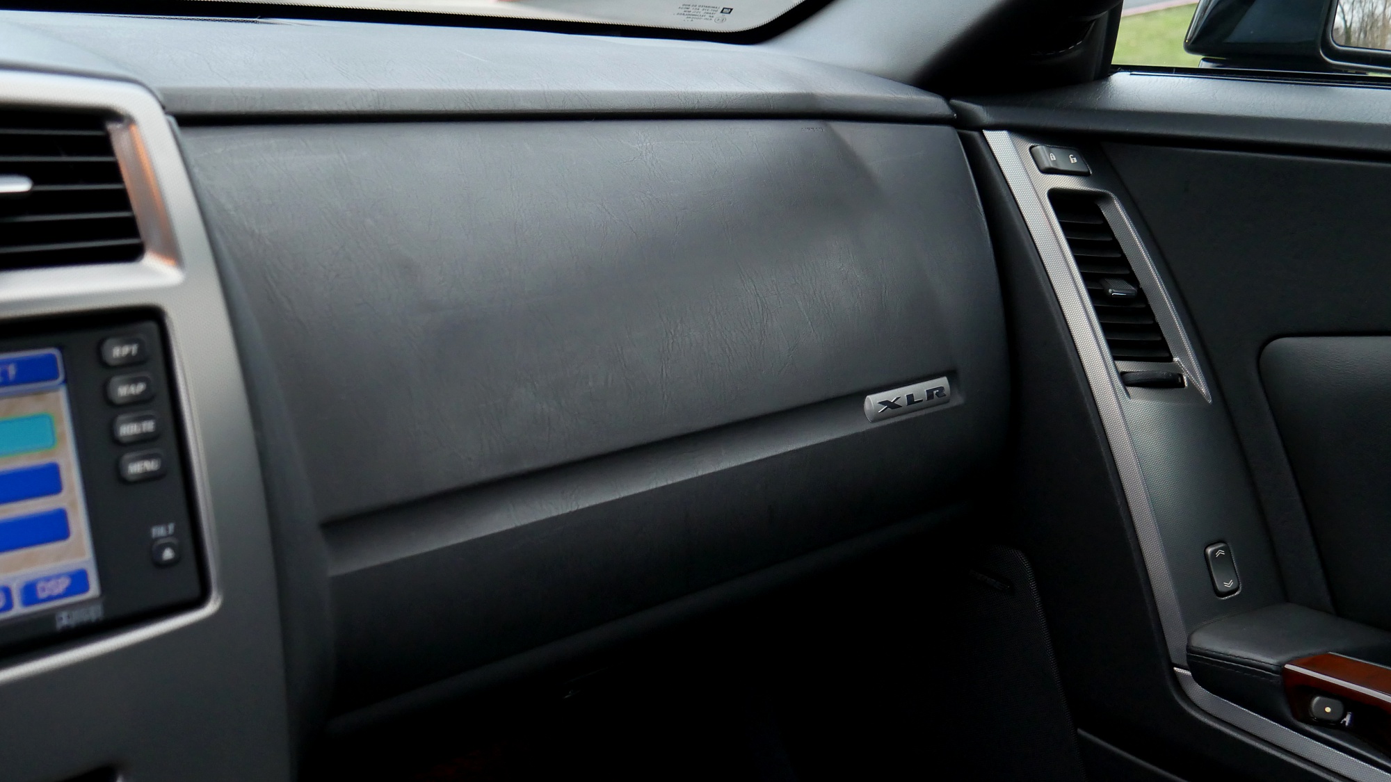 2005 Cadillac XLR Base - Photo 19