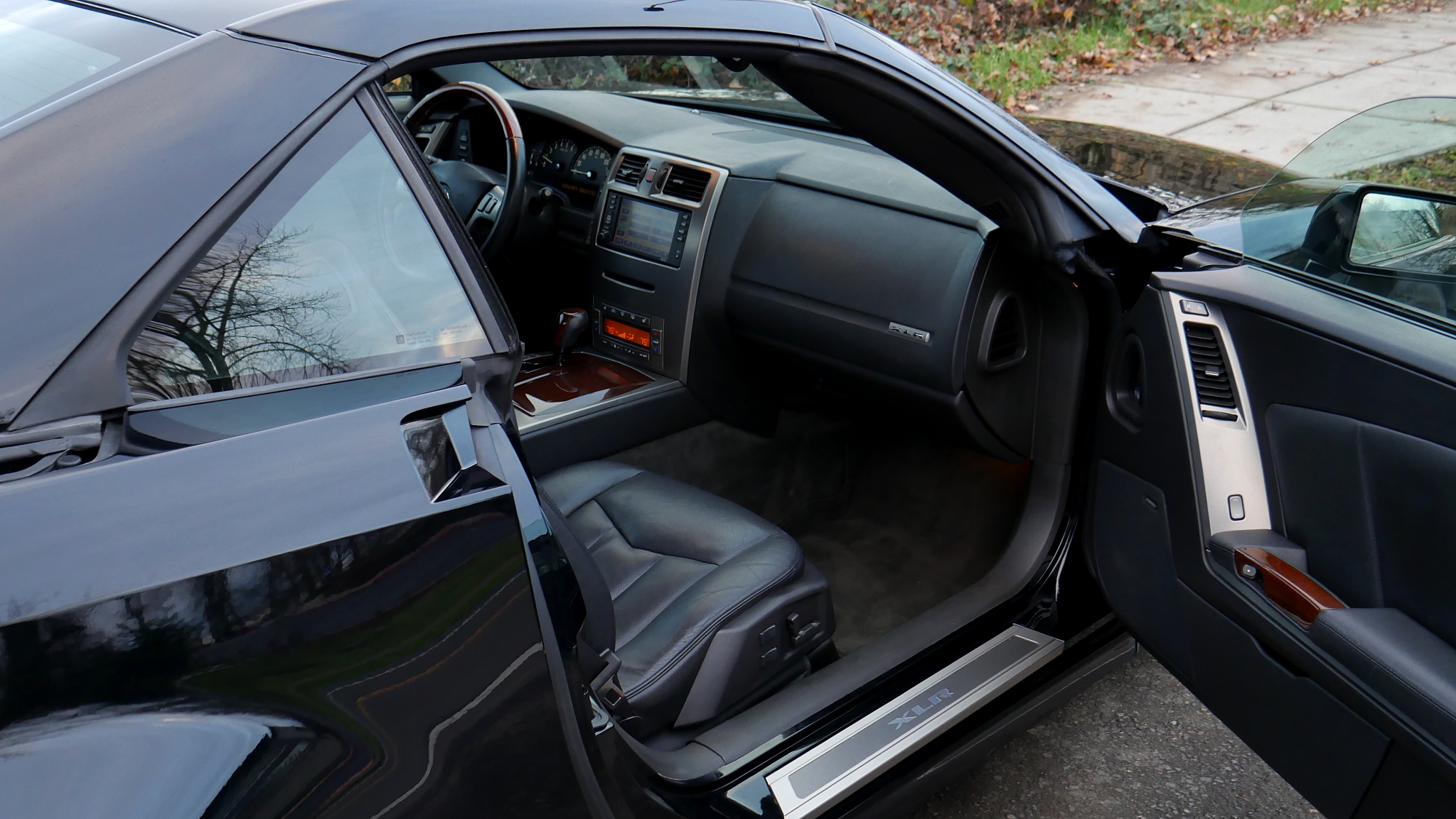 2005 Cadillac XLR Base - Photo 21