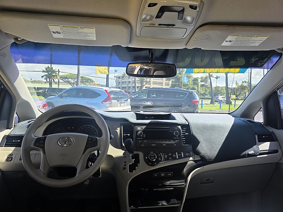 2013 Toyota Sienna LE - Photo 6