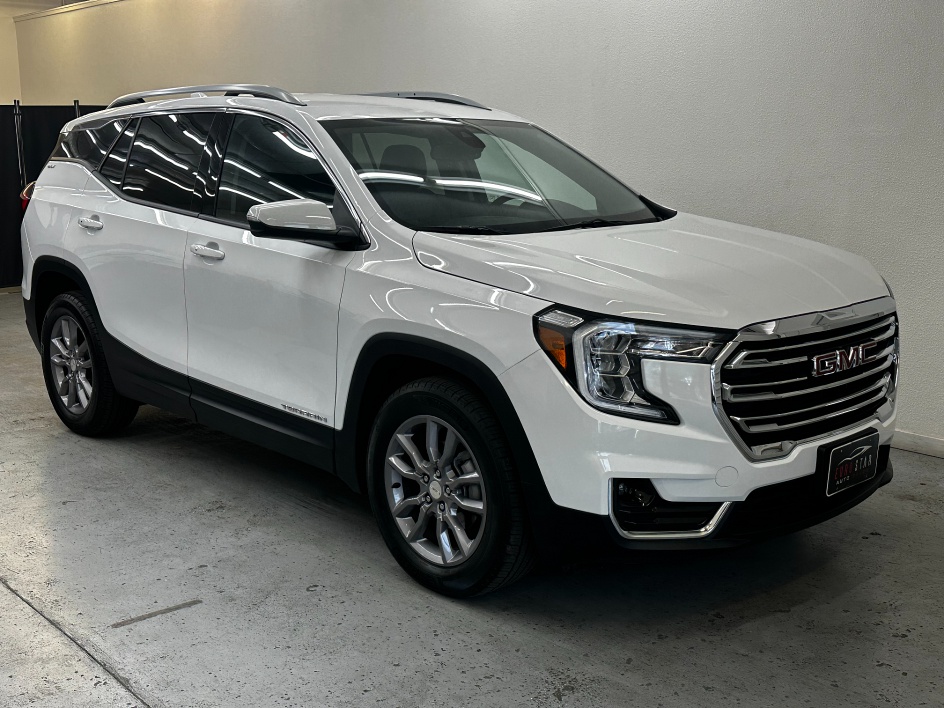 2024 GMC Terrain SLT's photo