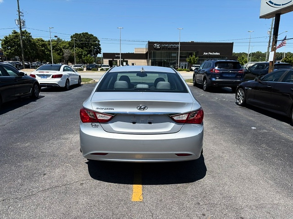 2012 Hyundai Sonata GLS - Photo 12