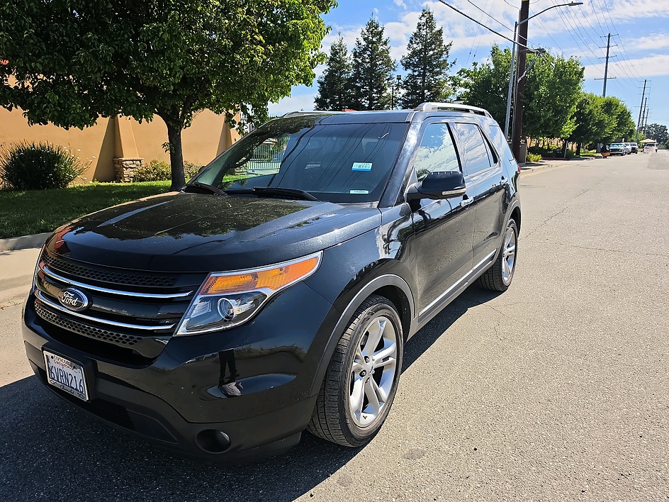 2013 Ford Explorer Limited's photo