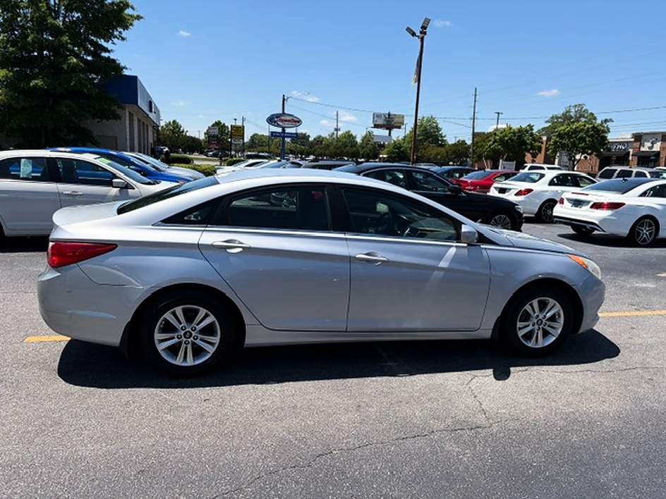 2012 Hyundai Sonata GLS - Photo 12