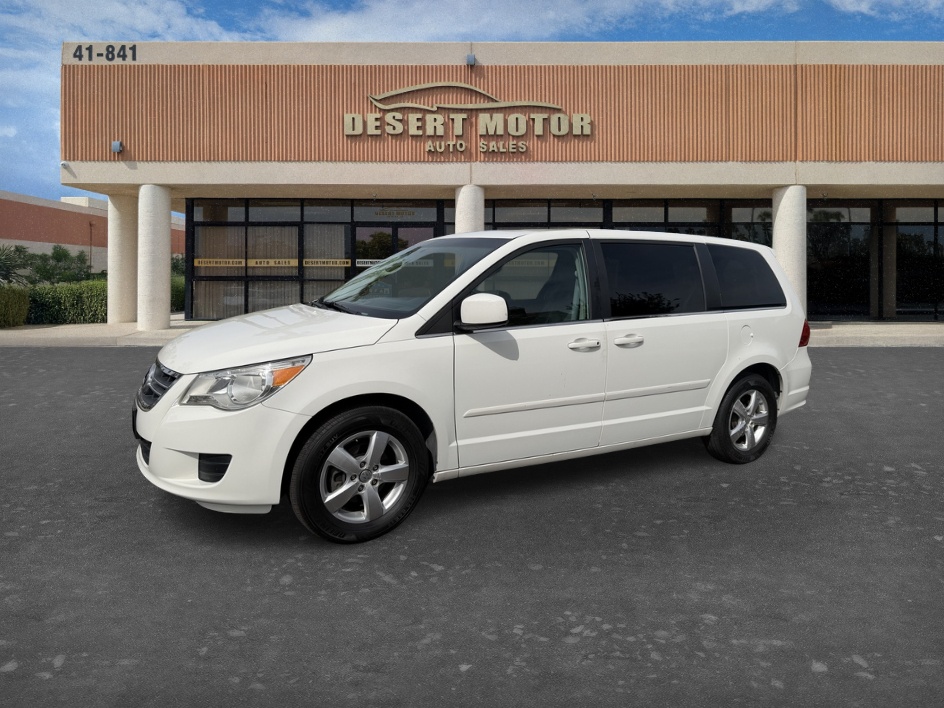 2010 Volkswagen Routan 3.8L SE's photo