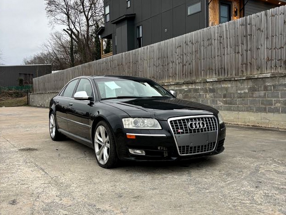 2009 Audi S8