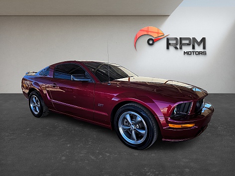 2005 Ford Mustang GT Premium's photo