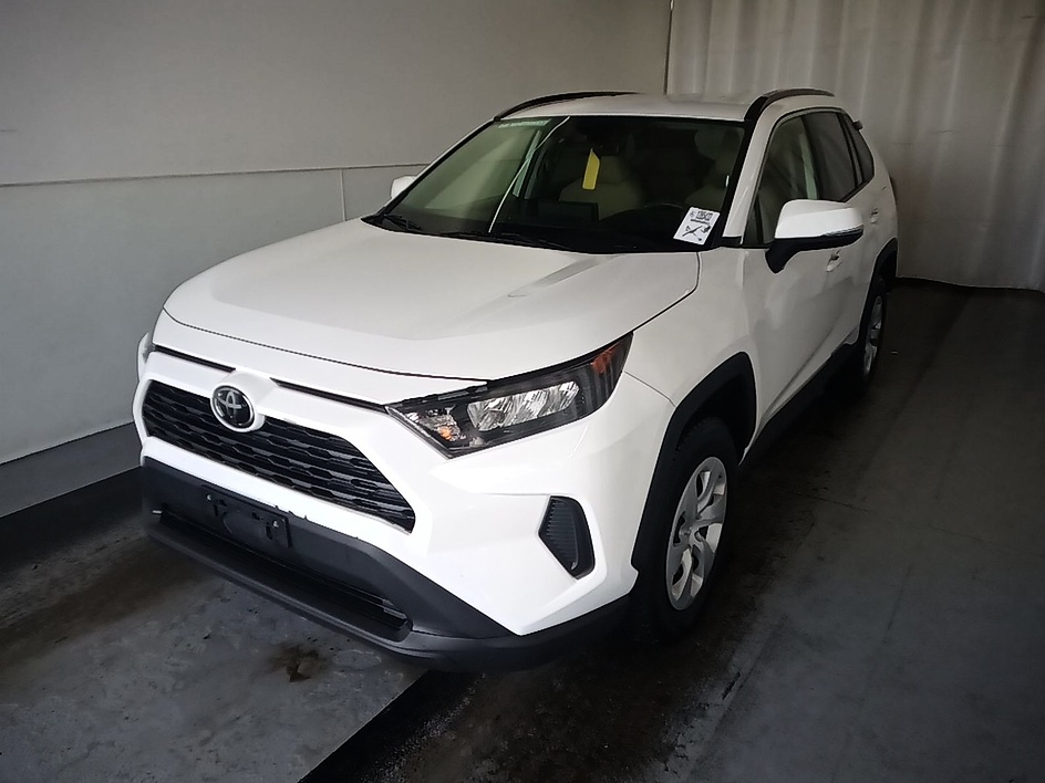 2019 Toyota RAV4 LE AWD's photo