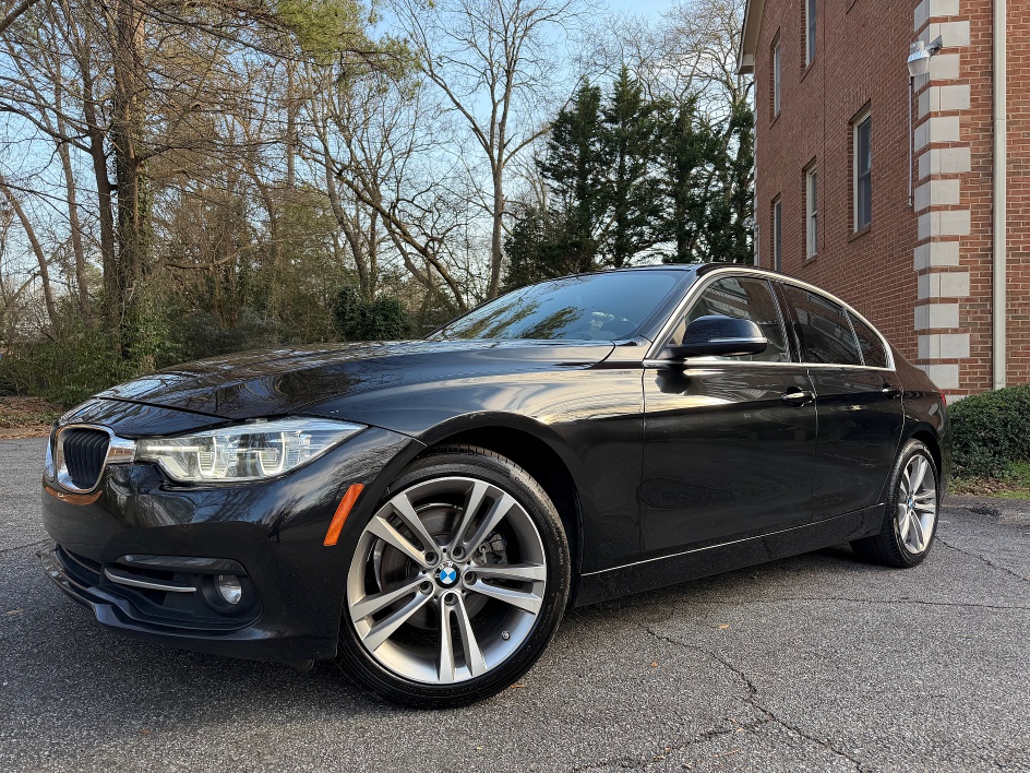 2018 BMW 3 Series 330i Sedan's photo