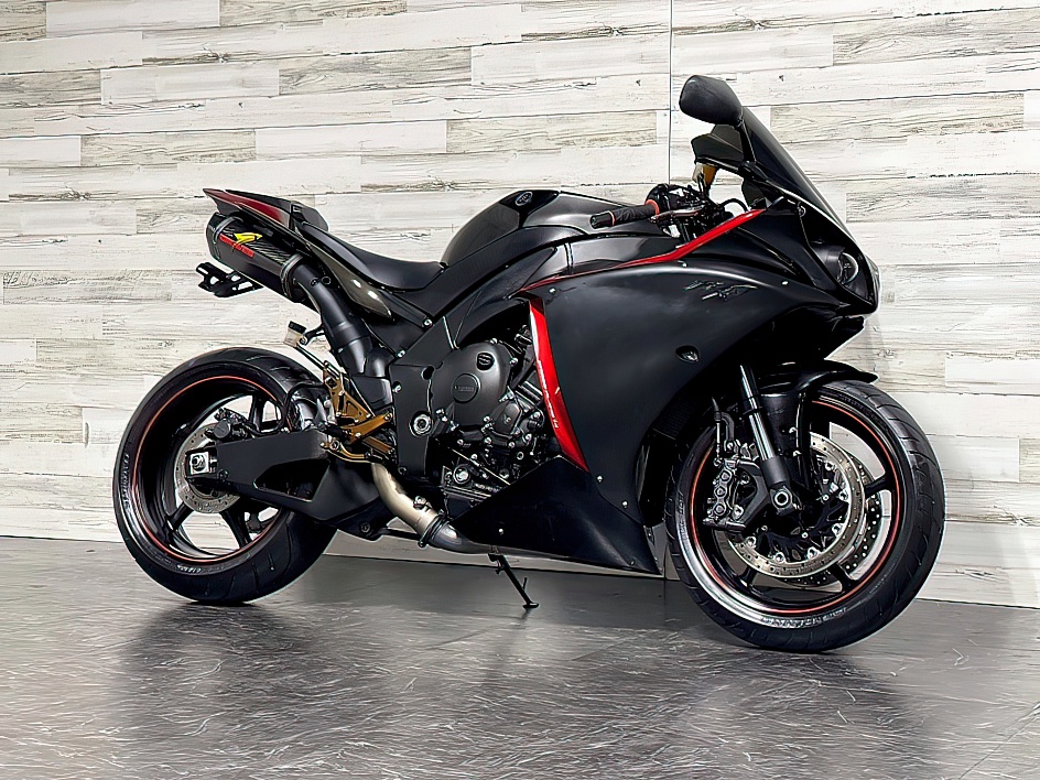ヤマハサービスマニュアル　YZF-R1  2009 YZF-R1 2009 ヤマハ純正サービスマニュアル 整備書