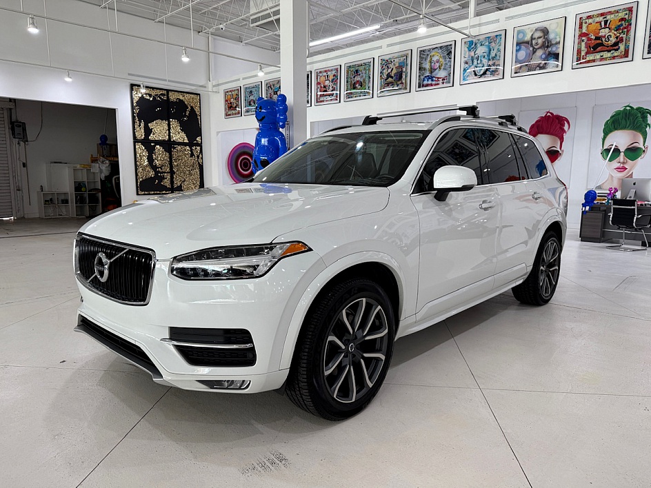 2019 Volvo XC90 Momentum's photo