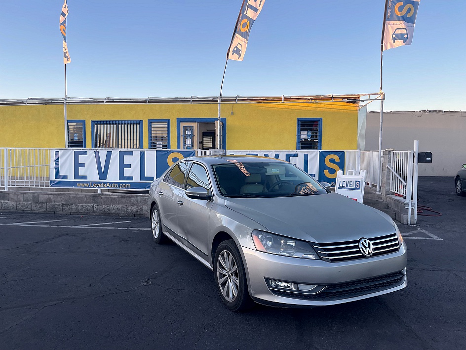 2012 Volkswagen Passat SEL
