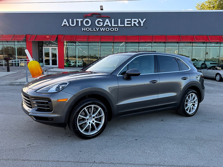 2022 Porsche Cayenne Base's photo