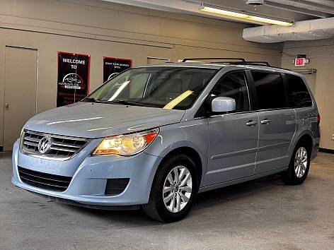 2012 Volkswagen Routan SE