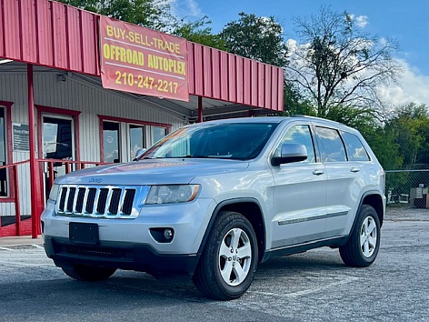 2013 Jeep Grand Cherokee Laredo's photo