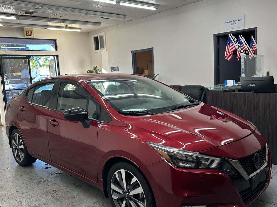 2020 Nissan Versa Sedan SR