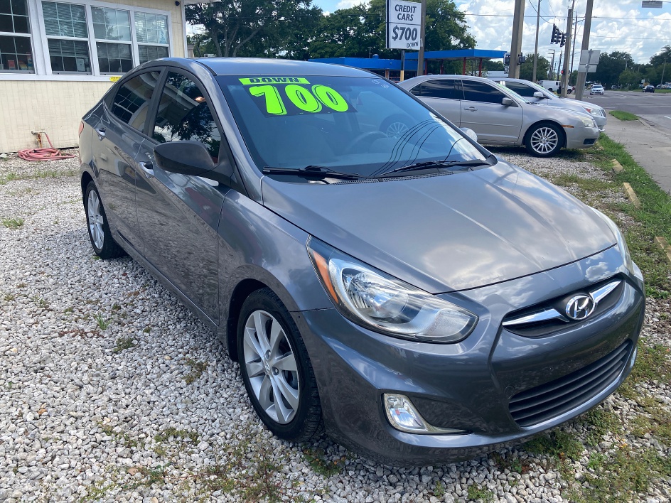 2013 Hyundai Accent GLS's photo