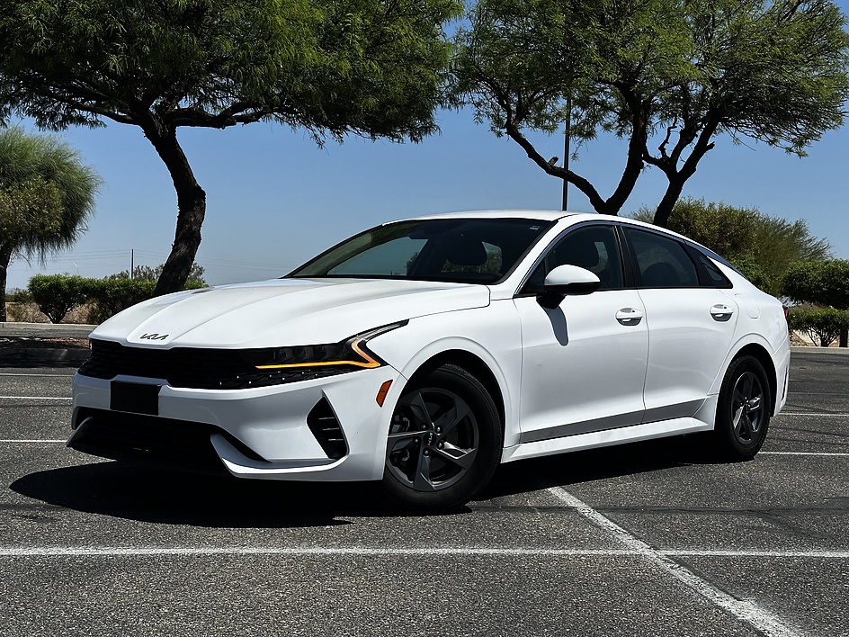 2022 Kia Optima LX FWD's photo