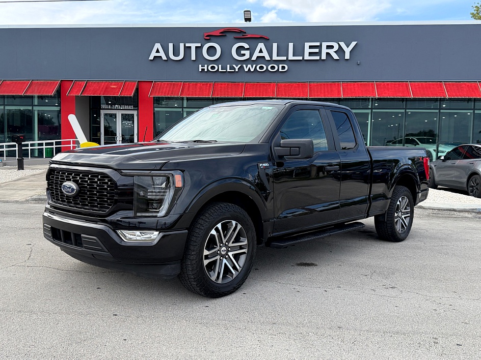 2021 Ford F-150 XL's photo