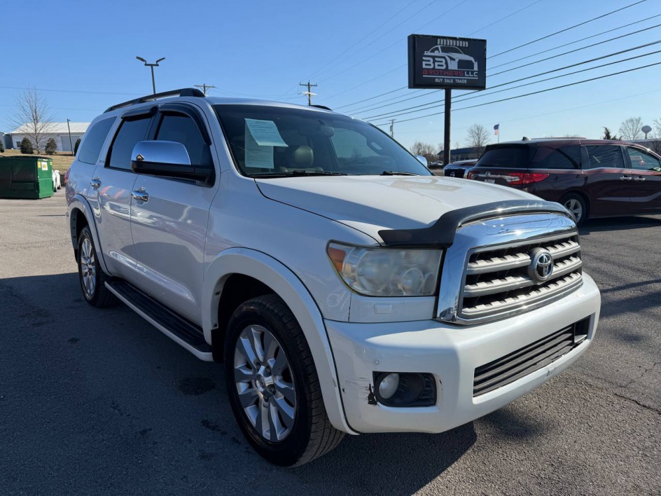 2013 Toyota Sequoia 5.7 Auto Platinum's photo