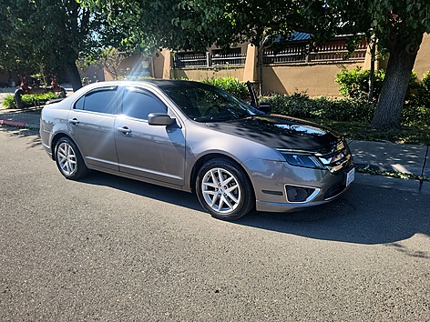 2010 Ford Fusion's photo