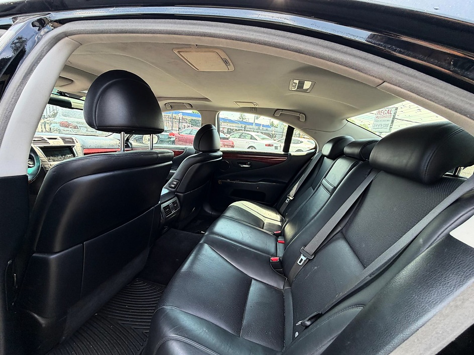 2008 Lexus LS Base - Photo 9