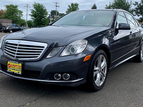 2010 Mercedes-Benz E-Class E350 Luxury's photo