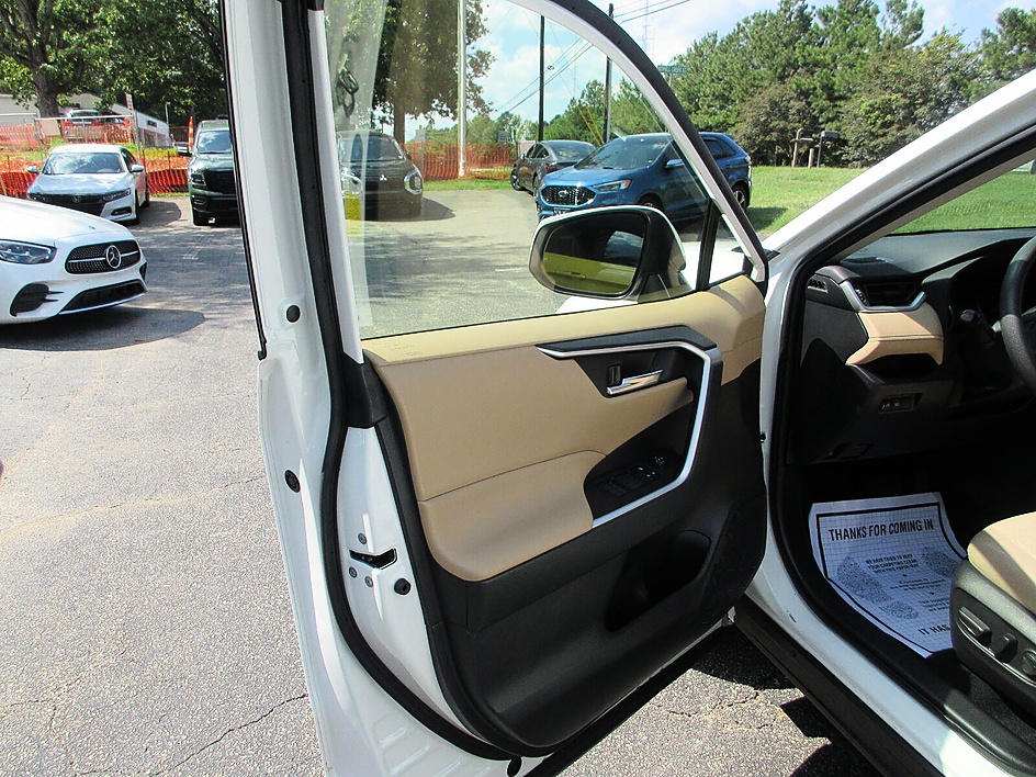 Toyota RAV4 photo 9