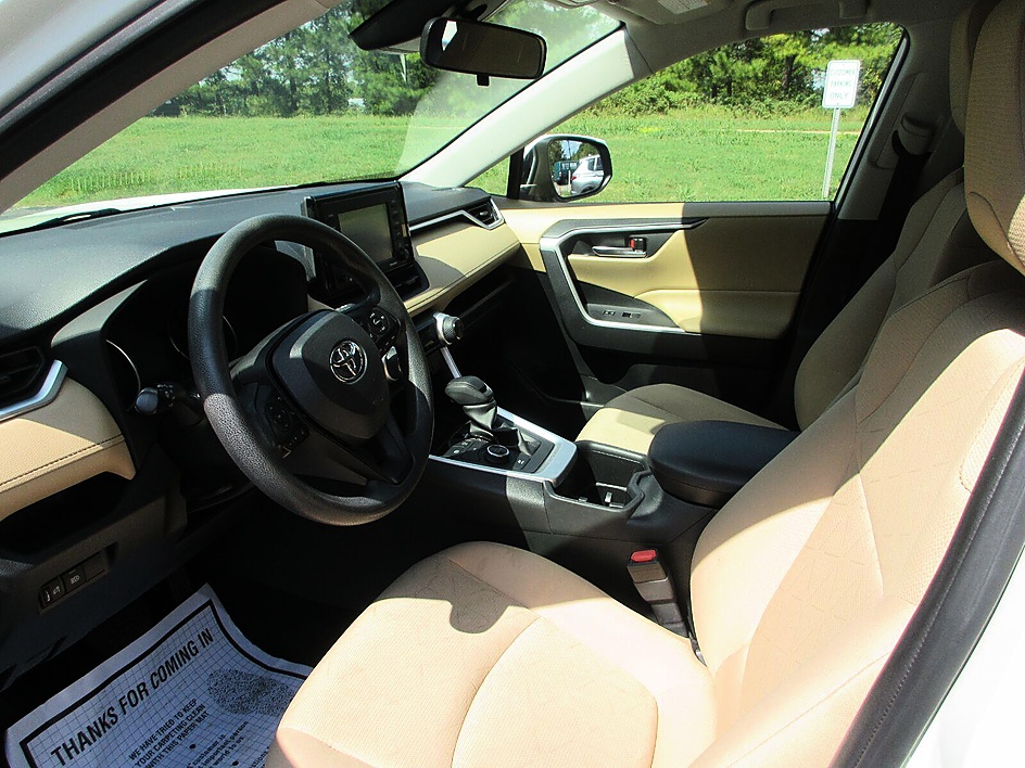 Toyota RAV4 photo 10
