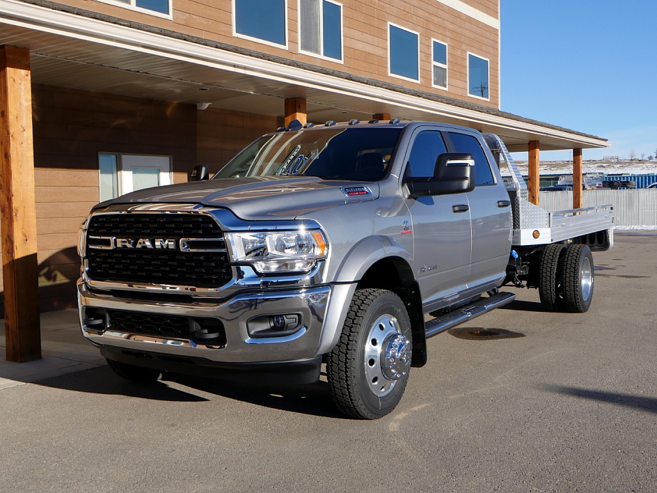 2024 RAM 5500 CHASSIS CAB SLT Diamond West Sales is Alberta and
