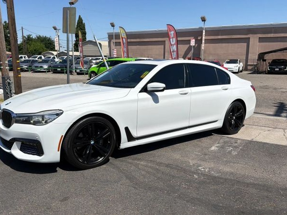 2016 BMW 7 Series 740i's photo