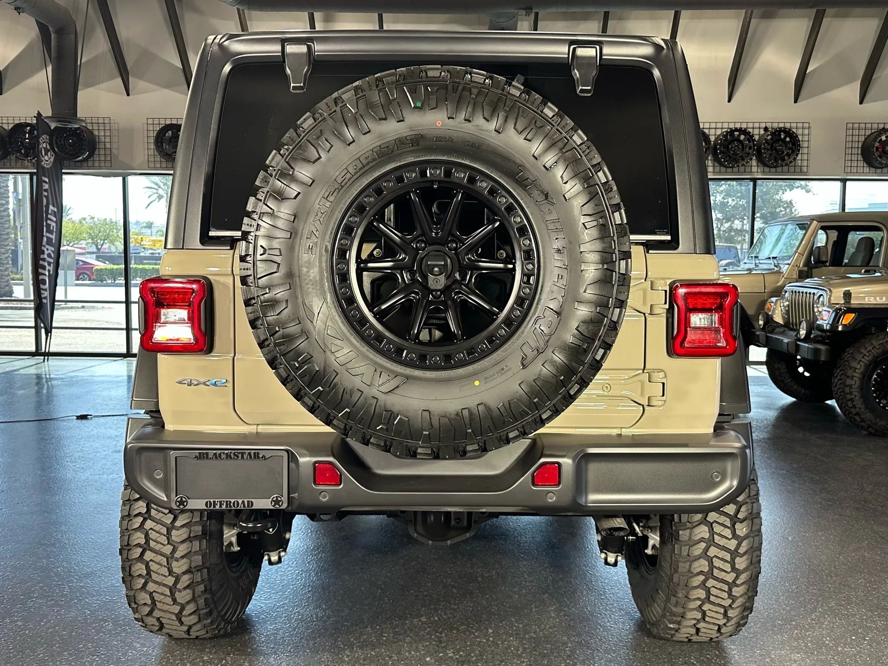 2022 Jeep Wrangler Unlimited Rubicon 4XE - Photo 11