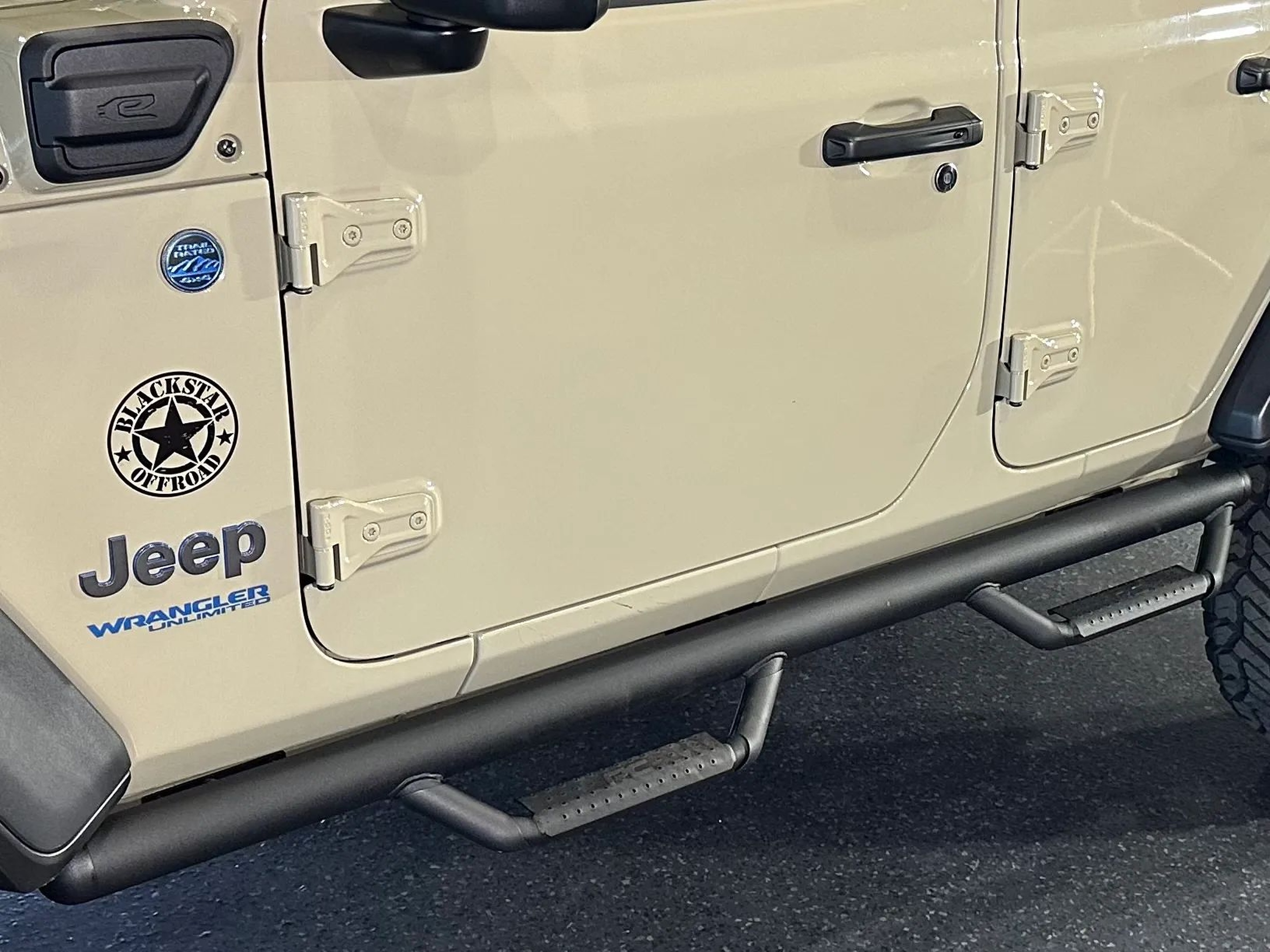 2022 Jeep Wrangler Unlimited Rubicon 4XE - Photo 8