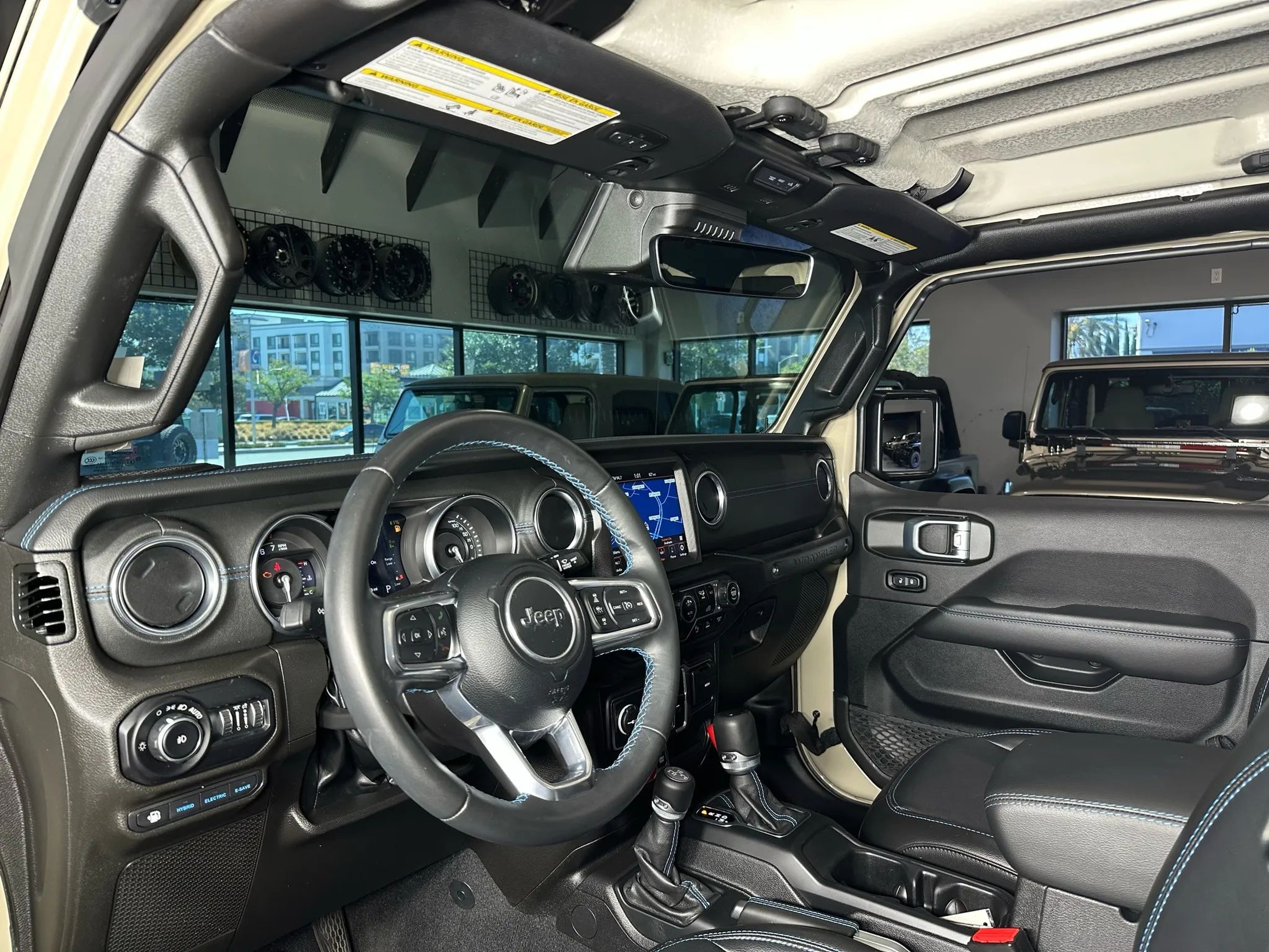 2022 Jeep Wrangler Unlimited Rubicon 4XE - Photo 13
