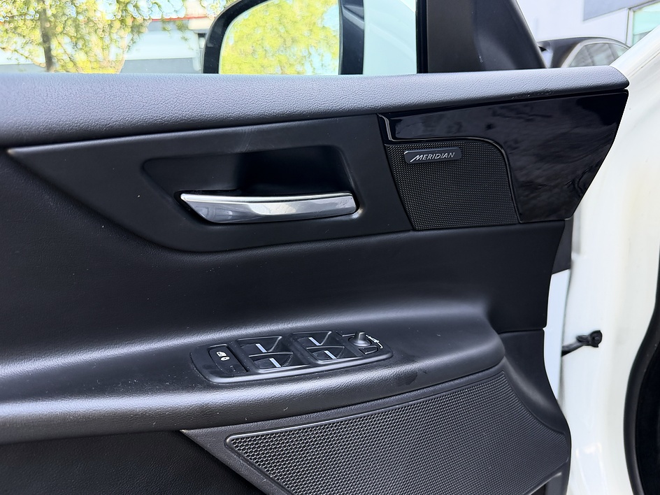 2018 Jaguar XE Premium - Photo 20