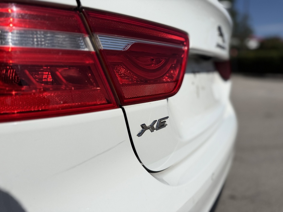 2018 Jaguar XE Premium - Photo 24