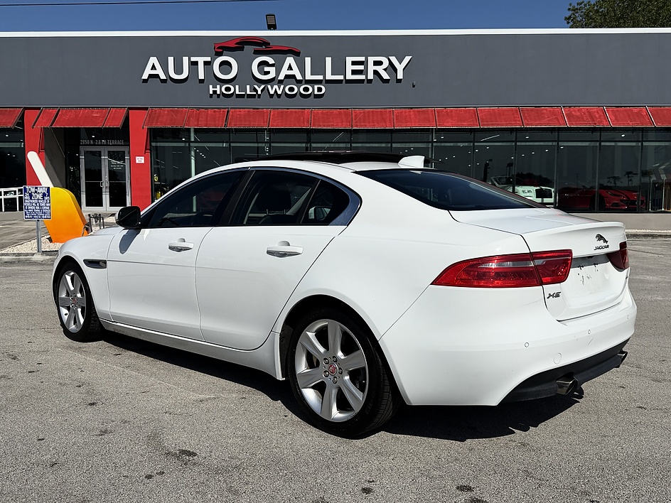 2018 Jaguar XE Premium - Photo 6