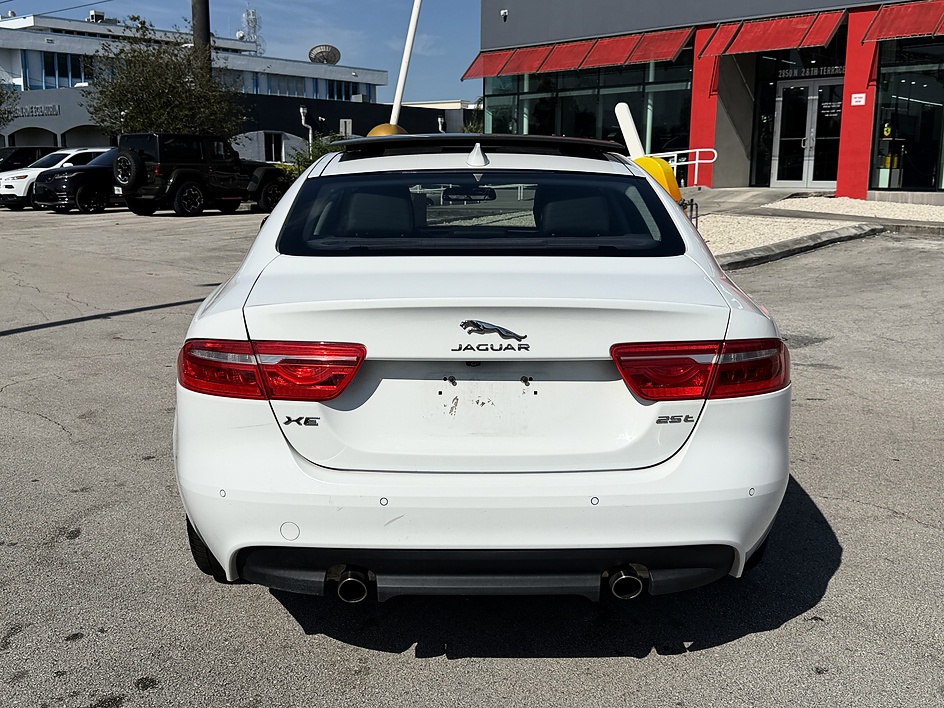 2018 Jaguar XE Premium - Photo 7