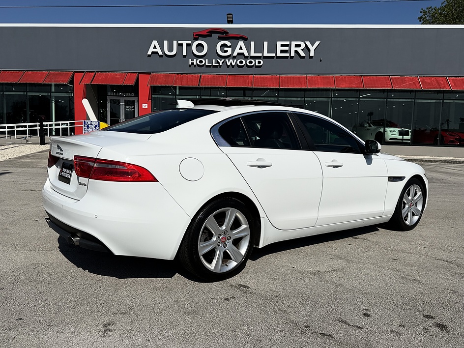 2018 Jaguar XE Premium - Photo 8