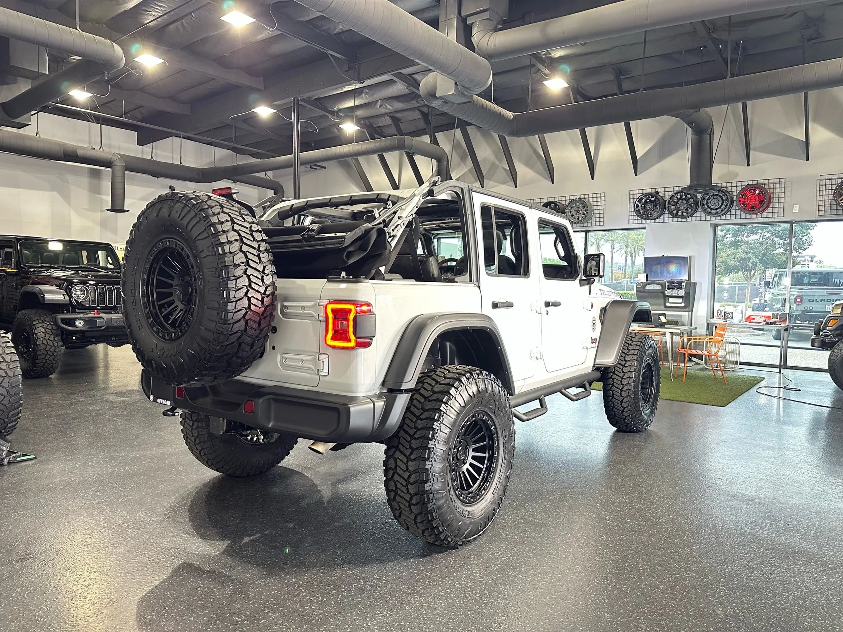 2024 Jeep Wrangler 4-Door Rubicon - Photo 36