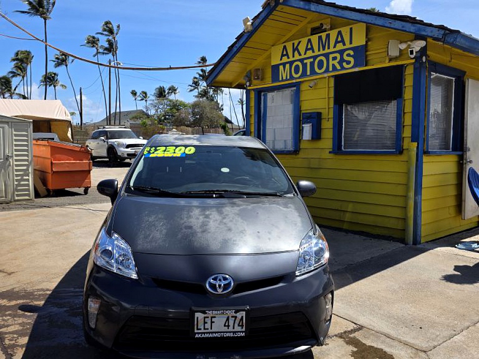 2014 Toyota Prius photo 2