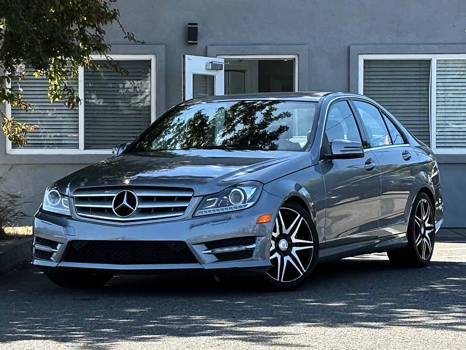 2013 Mercedes-Benz C-Class C250 Sport's photo