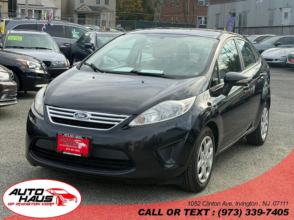 2013 Ford Fiesta SE's photo