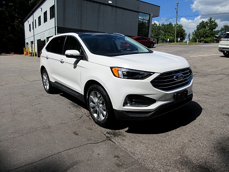 2022 Ford Edge Titanium's photo