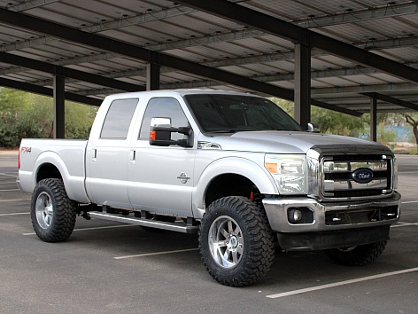 2014 Ford F-350 Super Duty Lariat's photo