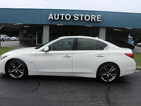 2015 INFINITI Q50 Hybrid Premium's photo