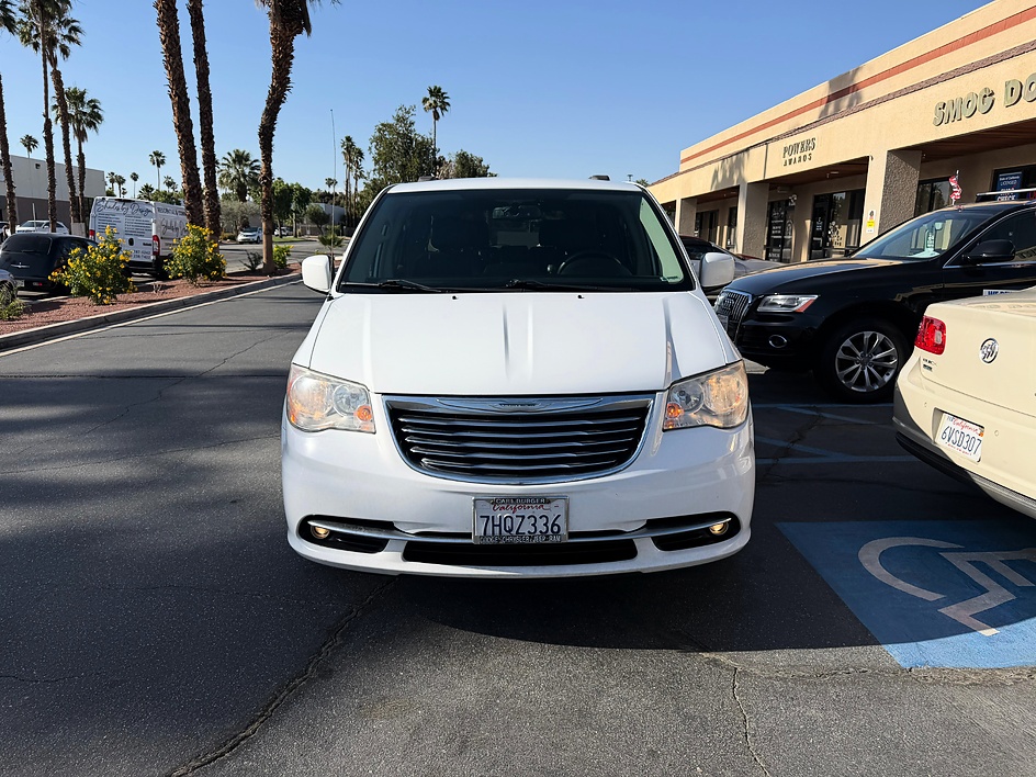 2015 Chrysler Town & Country Touring - Photo 17