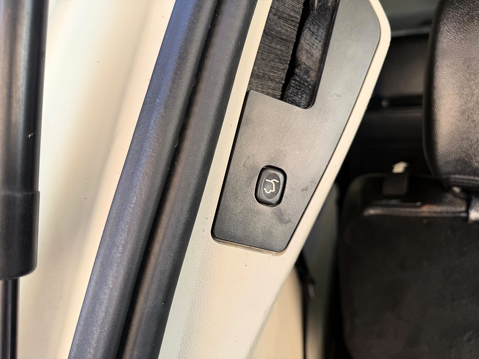 2015 Chrysler Town & Country Touring - Photo 39
