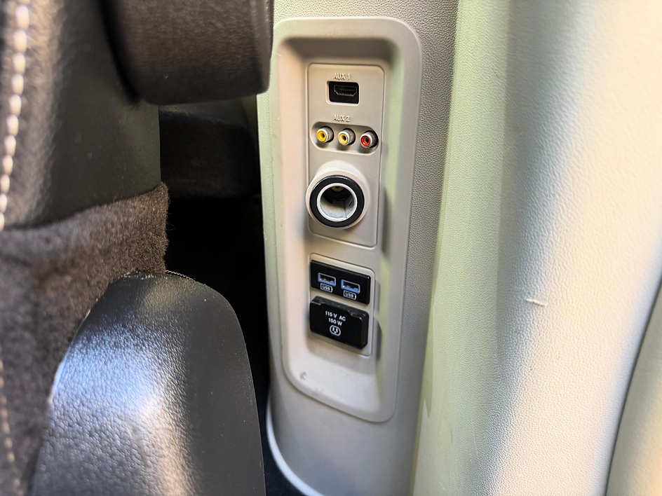 2015 Chrysler Town & Country Touring - Photo 40