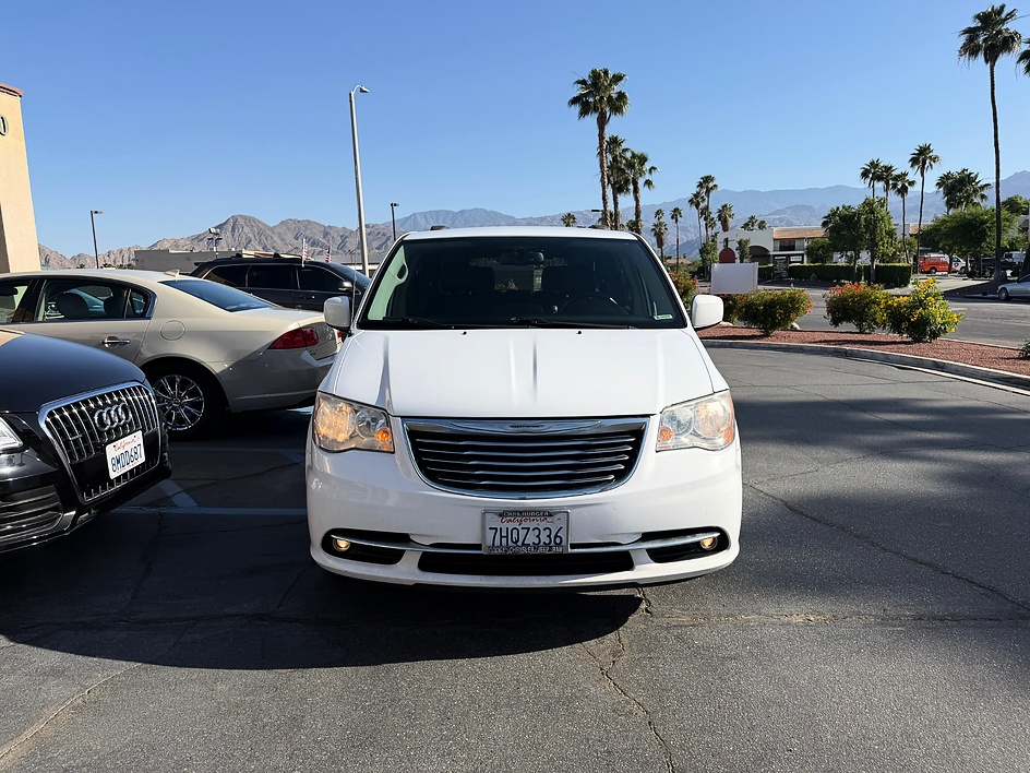 2015 Chrysler Town & Country Touring - Photo 16