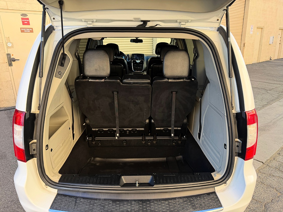 2015 Chrysler Town & Country Touring - Photo 41